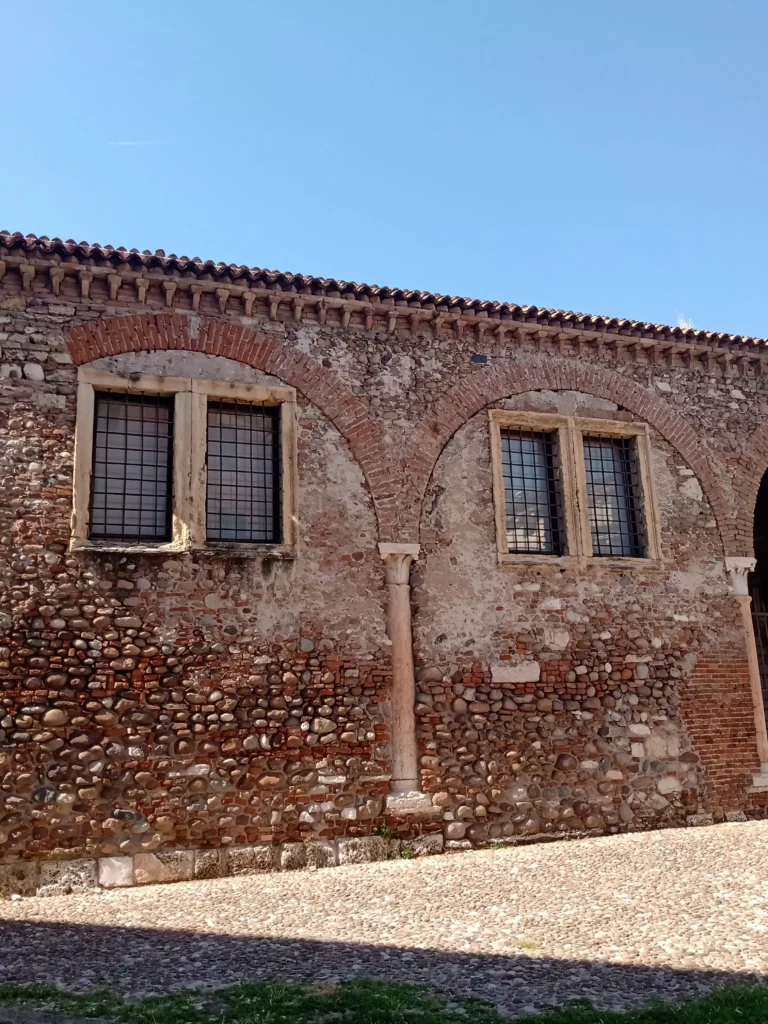 Muro storico presso San Zeno a Verona.