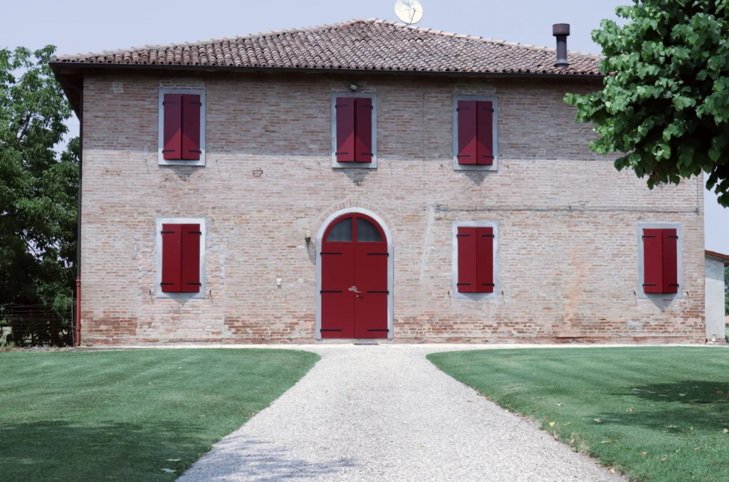 casale antico presso San Pietro in Casale.
