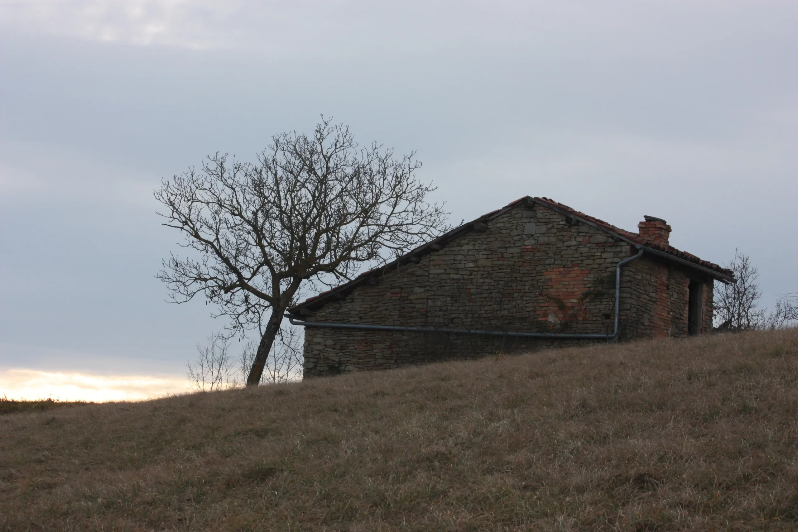 Nelle Langhe di una volta: dal “ciabot” al “crotin”, passando per l’aia.