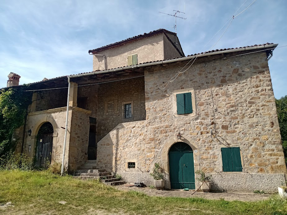 Casa balchionata appenninica presso Labante