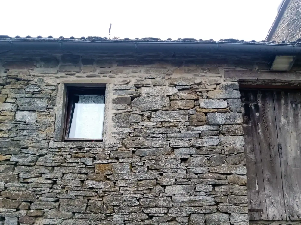 Casa in pietra a Giogarello.
