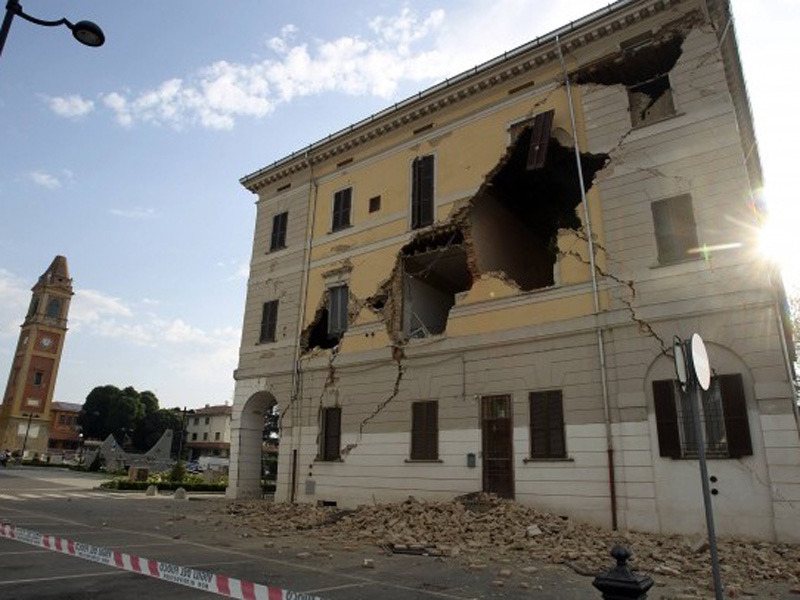 Crolli nel municipio di Sant'Agostino a seguito del sisma del 20 maggio 2012
